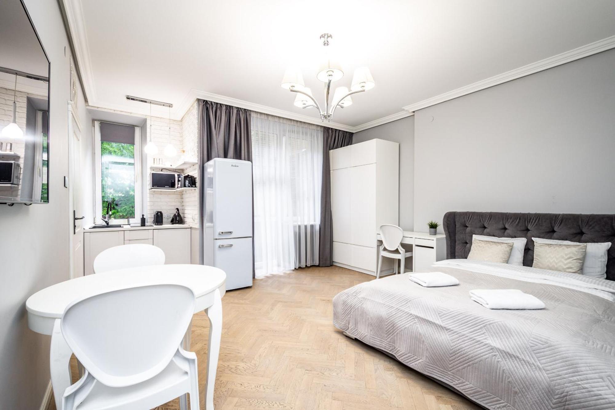 Rentplanet - Studio Krasinskiego Krasków Eksteriør bilde