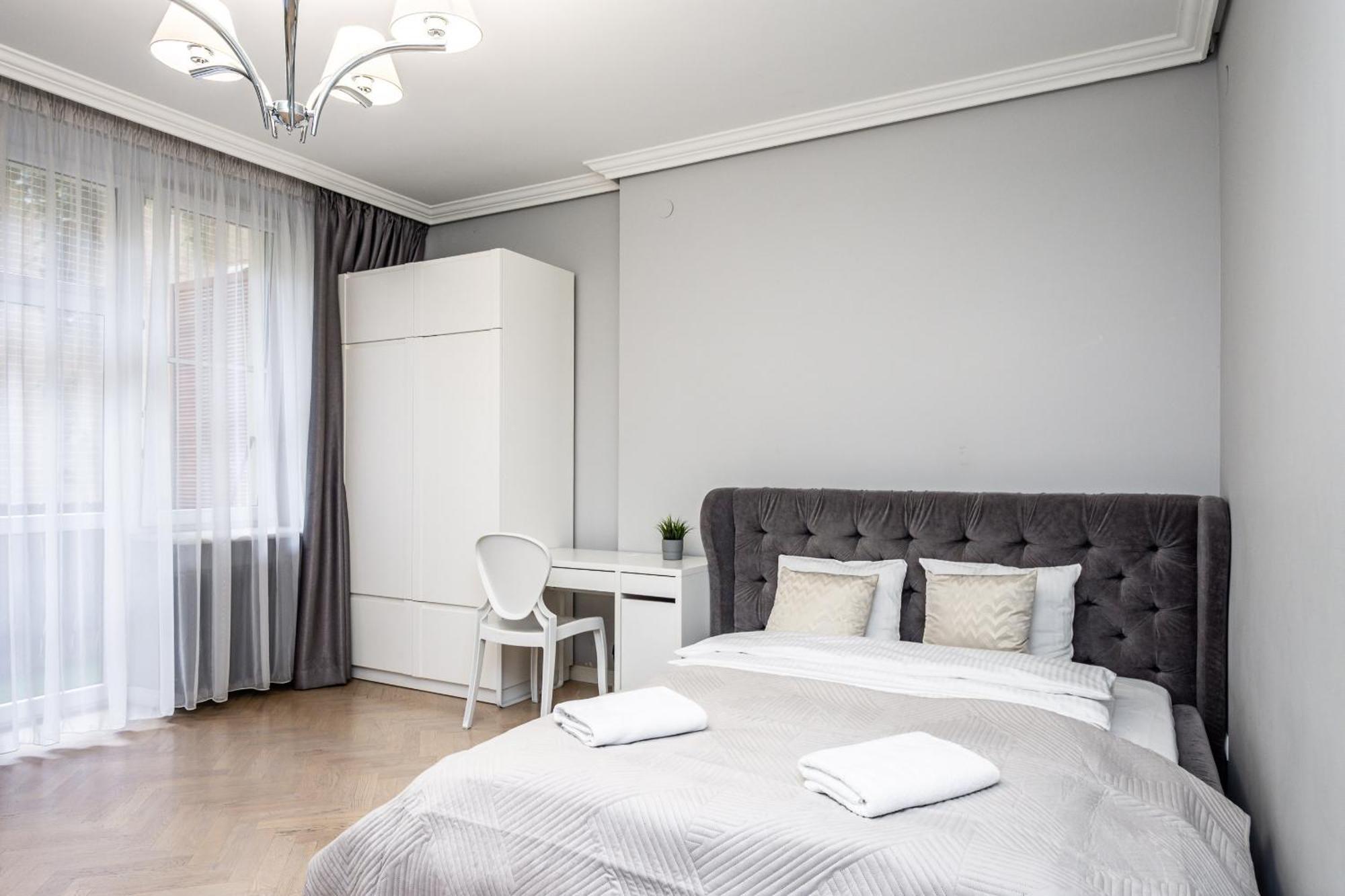 Rentplanet - Studio Krasinskiego Krasków Eksteriør bilde