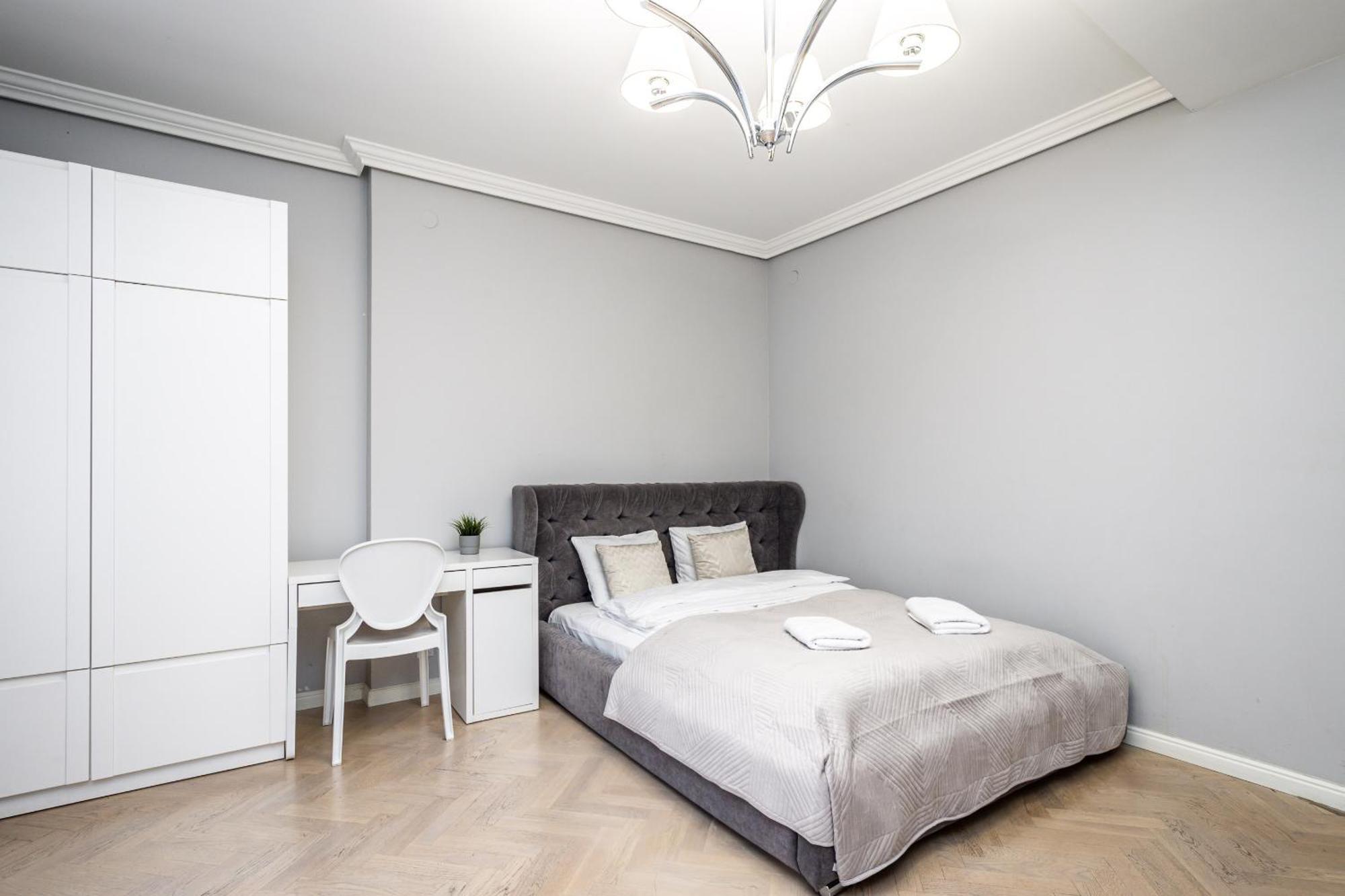 Rentplanet - Studio Krasinskiego Krasków Eksteriør bilde