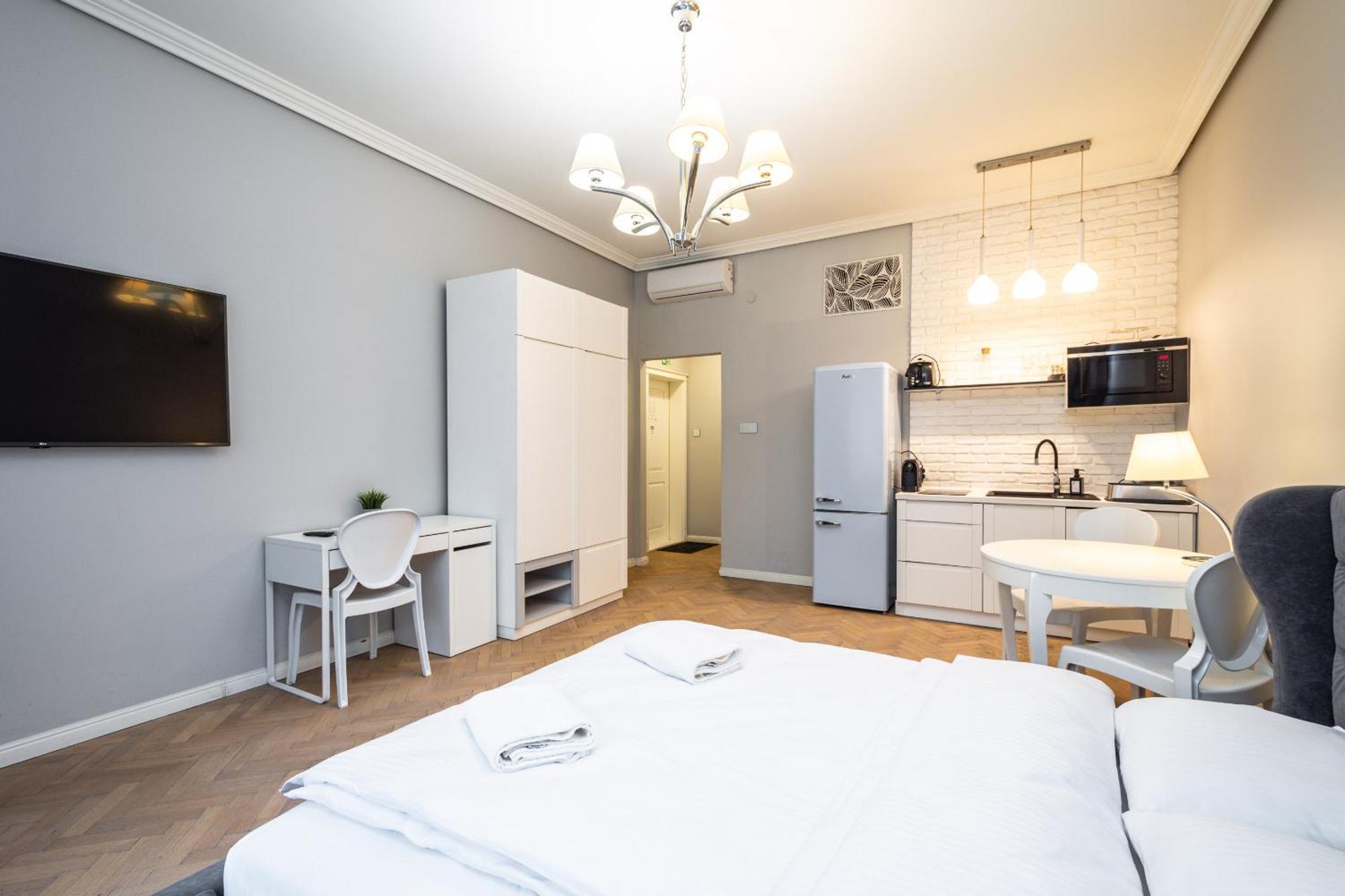 Rentplanet - Studio Krasinskiego Krasków Eksteriør bilde
